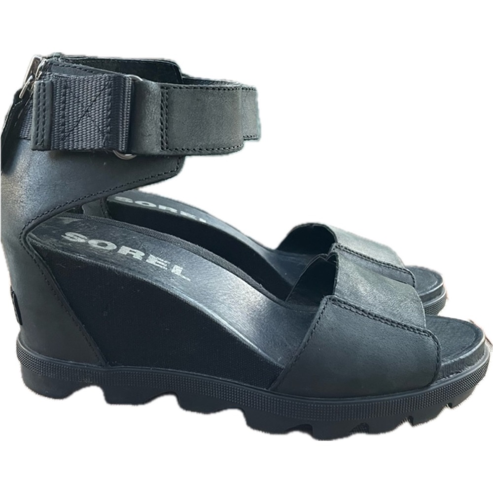 Sorel sandals size 7